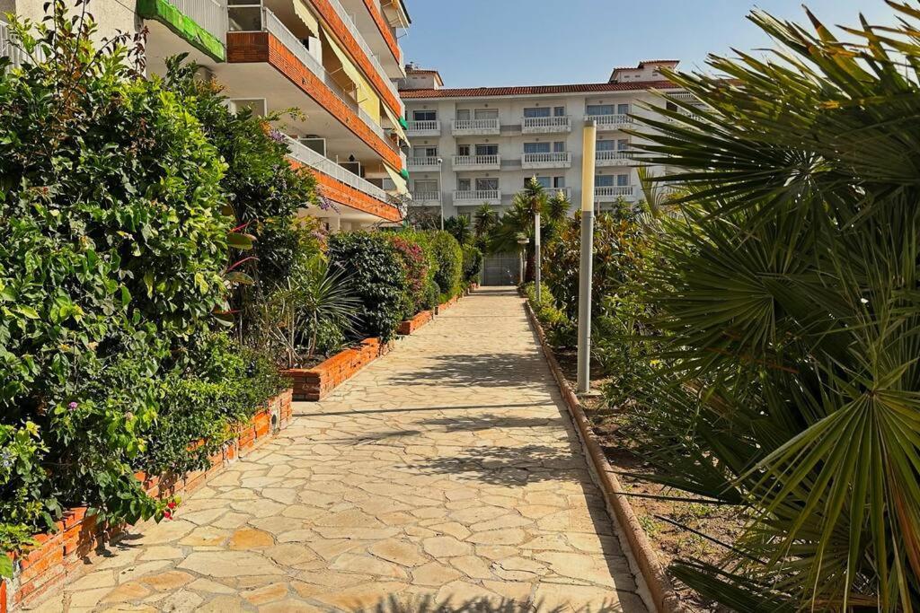 Apartamento Acogedor , Blanes Bagian luar foto